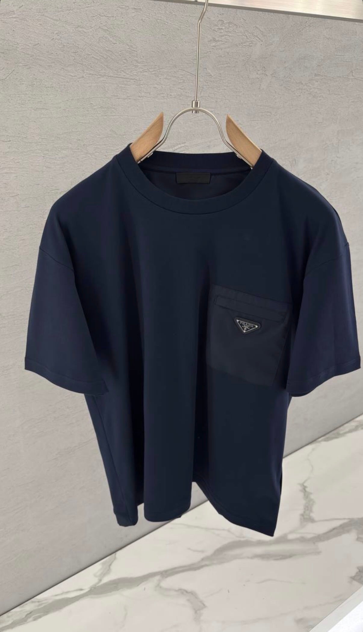 Camiseta Prada