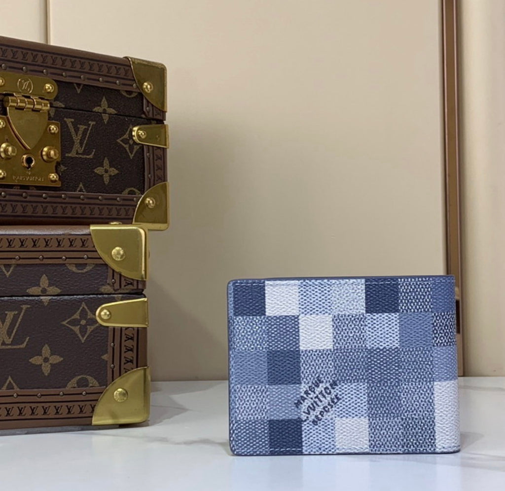 Cartera Louis Vuitton Multiple Wallet en el estampado Damier Pop