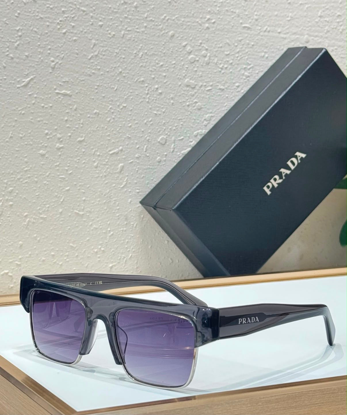 Gafas Prada Black & Metal Rim / Navigator