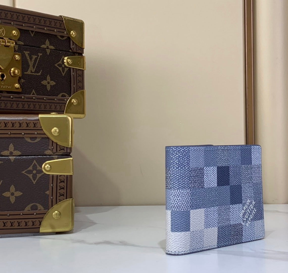 Cartera Louis Vuitton Multiple Wallet en el estampado Damier Pop