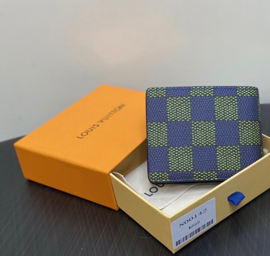 Cartera Louis Vuitton Multiple Wallet en el estampado Damier Pop