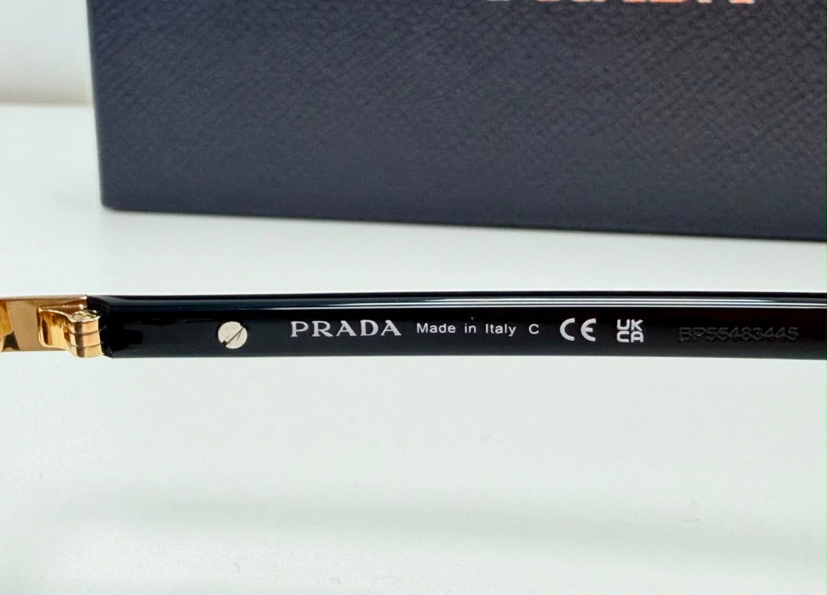 Gafas Prada Metal Plaque Oval