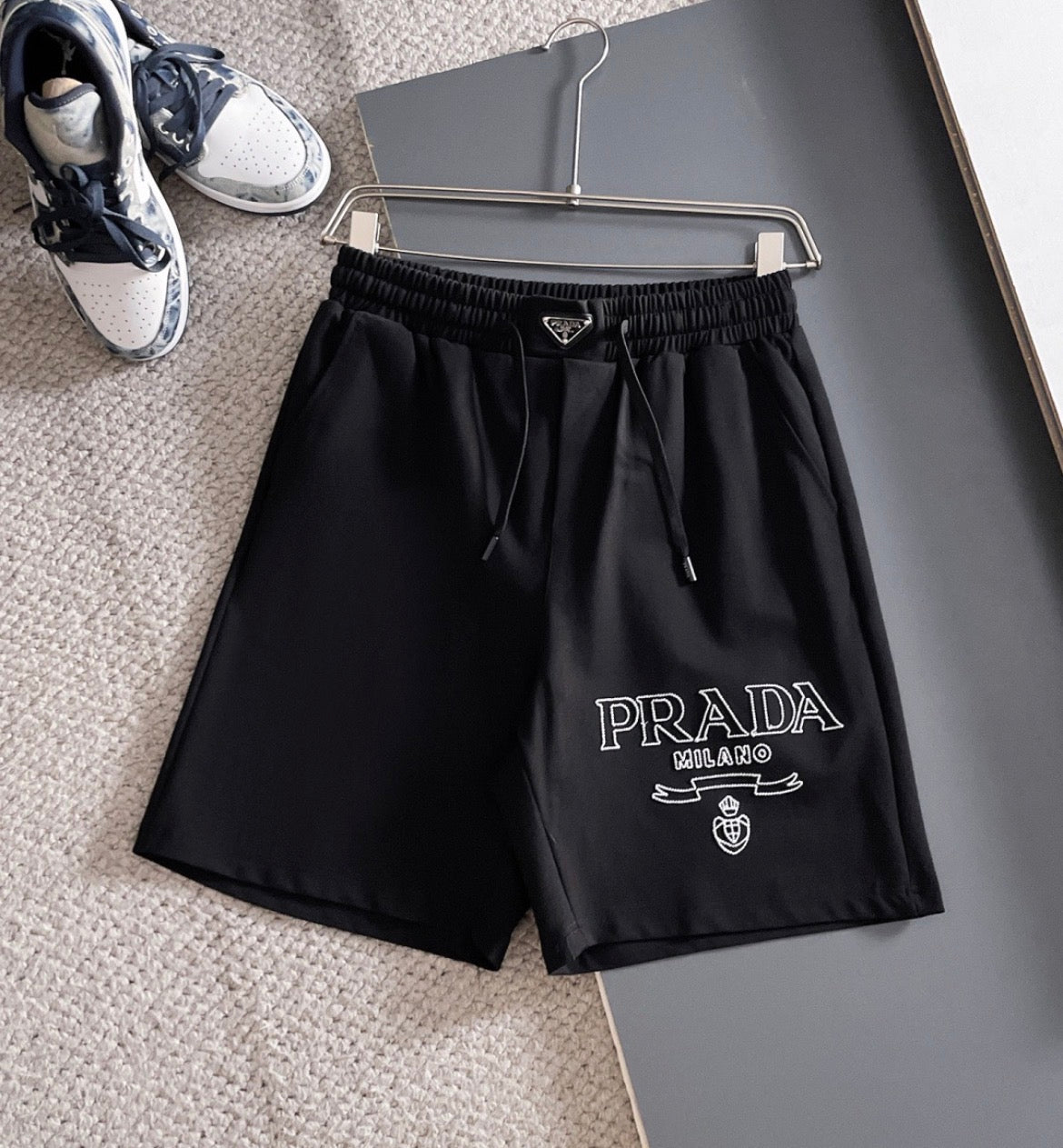 Pantalón corto Prada