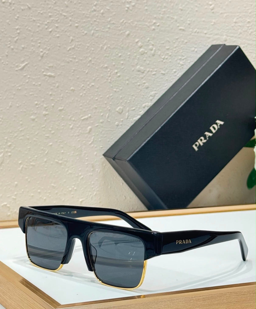 Gafas Prada Black & Metal Rim / Navigator