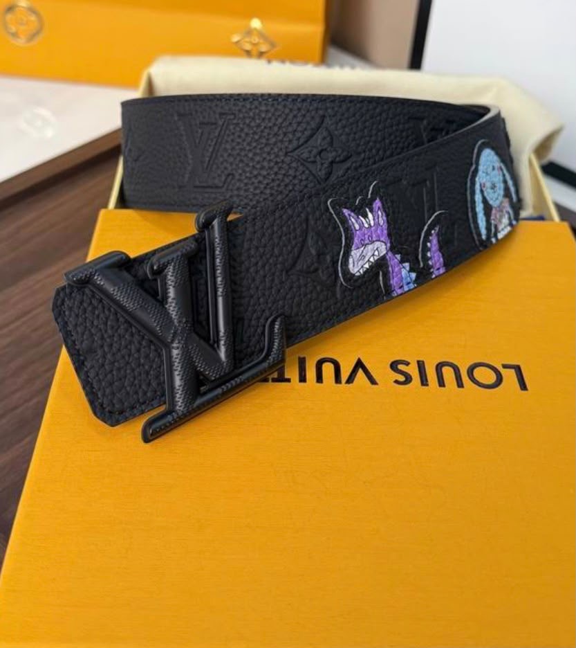 Cinturón Louis Vuitton LV Initials "Zoooom with Friends"