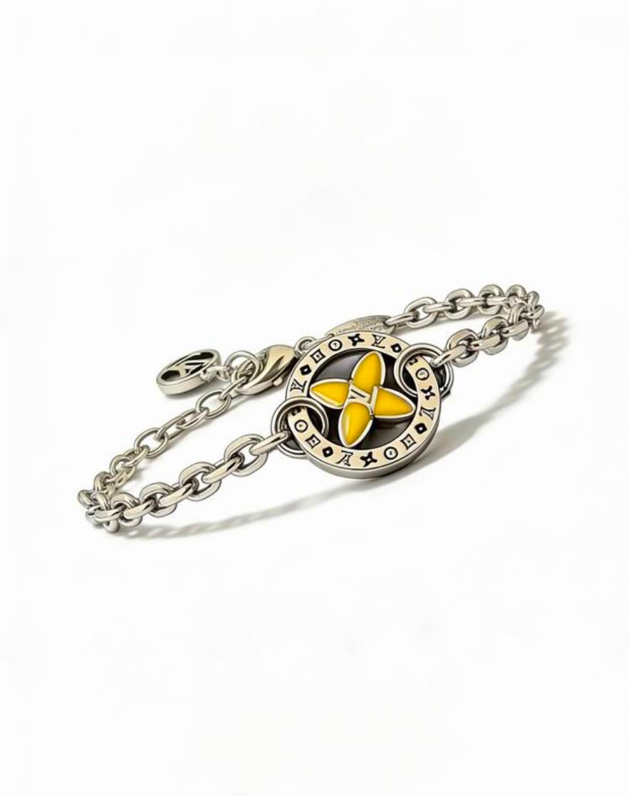 Joya LV Flower Medallion Bracelet