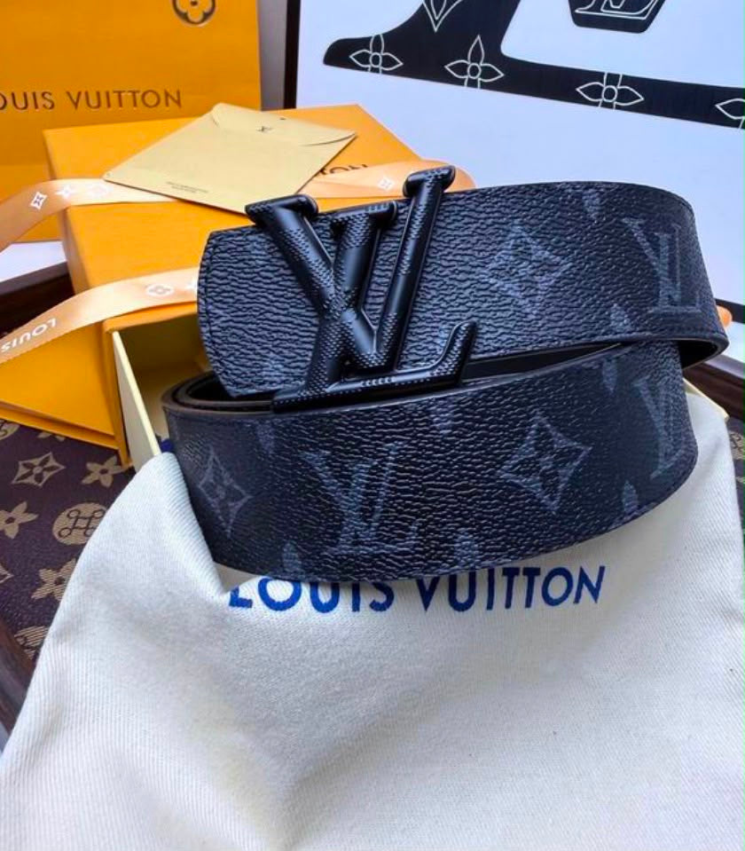 Cinturón Louis Vuitton LV Initiales 40mm Reversible Belt en Lona Monogram Eclipse