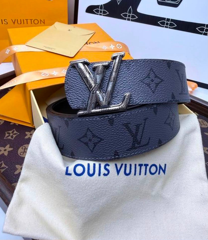 Cinturón Louis Vuitton LV Initiales 40mm Reversible Belt en Lona Monogram Eclipse