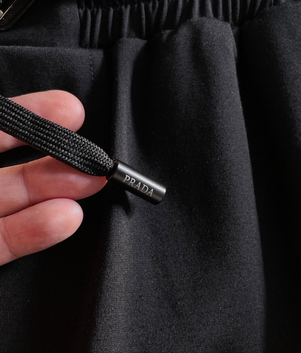 Pantalón corto Prada