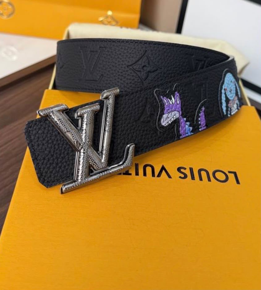 Cinturón Louis Vuitton LV Initials "Zoooom with Friends"