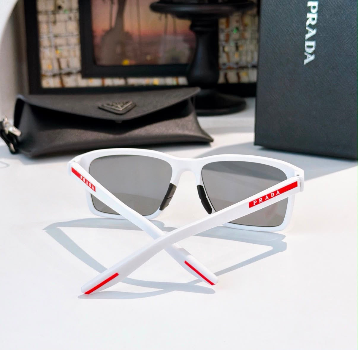Gafas Prada Red Stripe