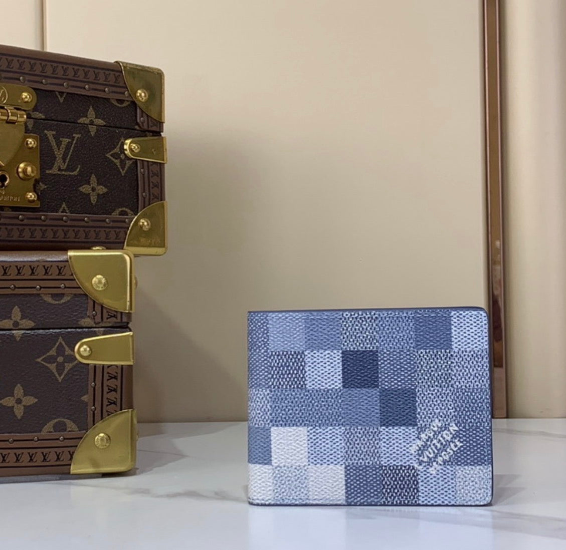 Cartera Louis Vuitton Multiple Wallet en el estampado Damier Pop