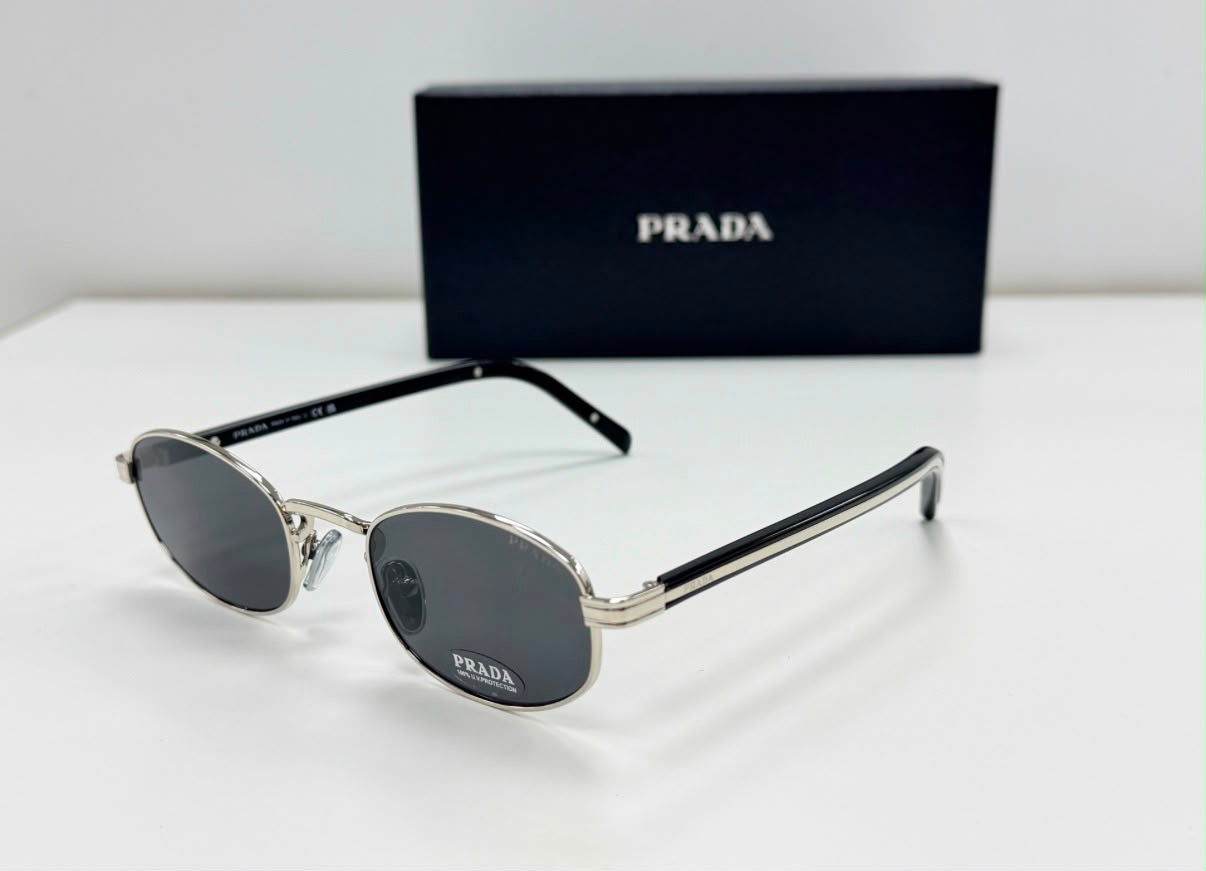 Gafas Prada Metal Plaque Oval