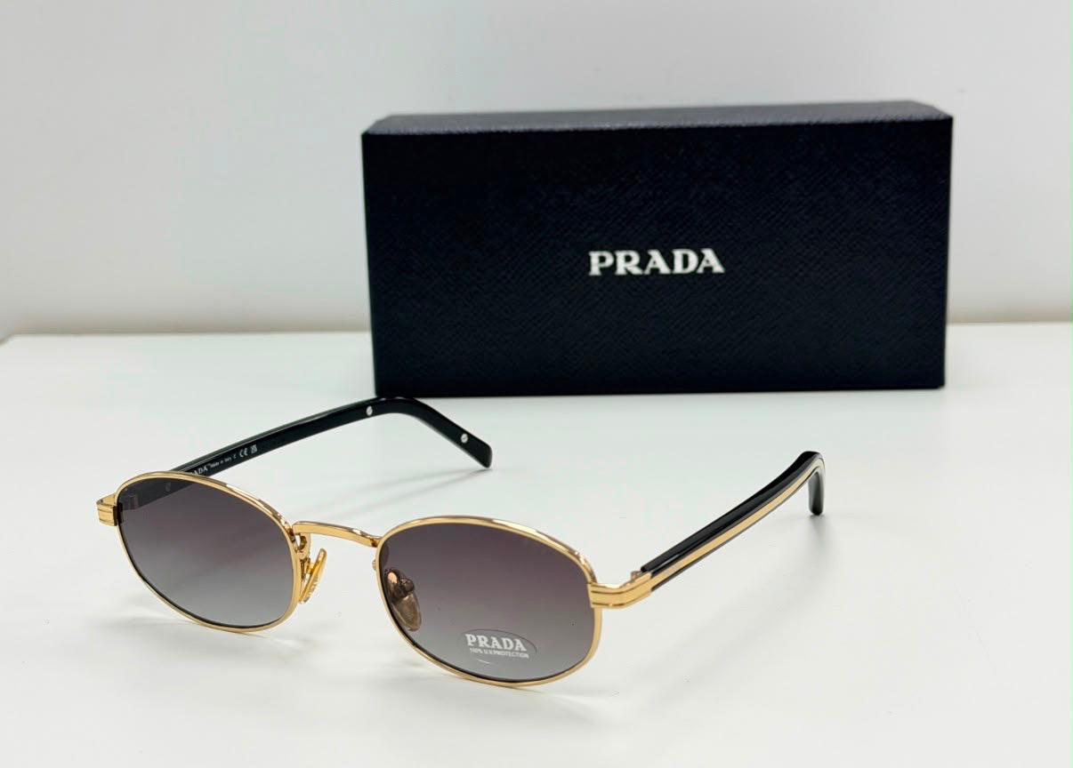 Gafas Prada Metal Plaque Oval